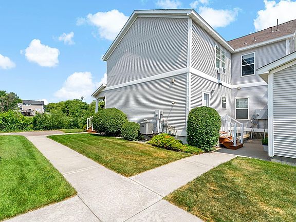 3rd image of 2935 Hemingway Dr