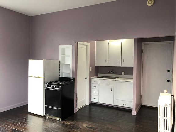 4th image of 503 Puget St NE #8