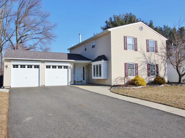 6 Silversmith Ct, Howell, NJ 07731