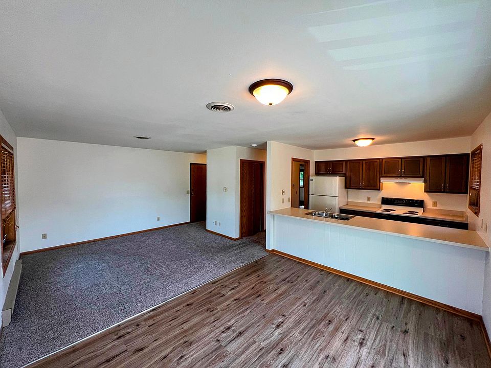 1st image of 215 Ash St #215