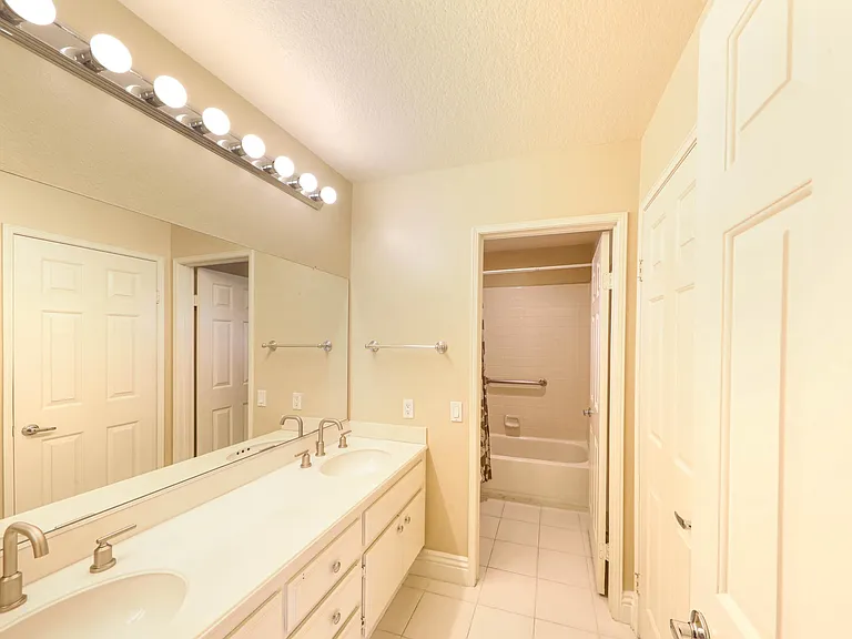 25721 Weston Dr — Photo 20
