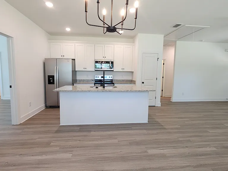 1818 E Greenbriar Rd — Photo 4