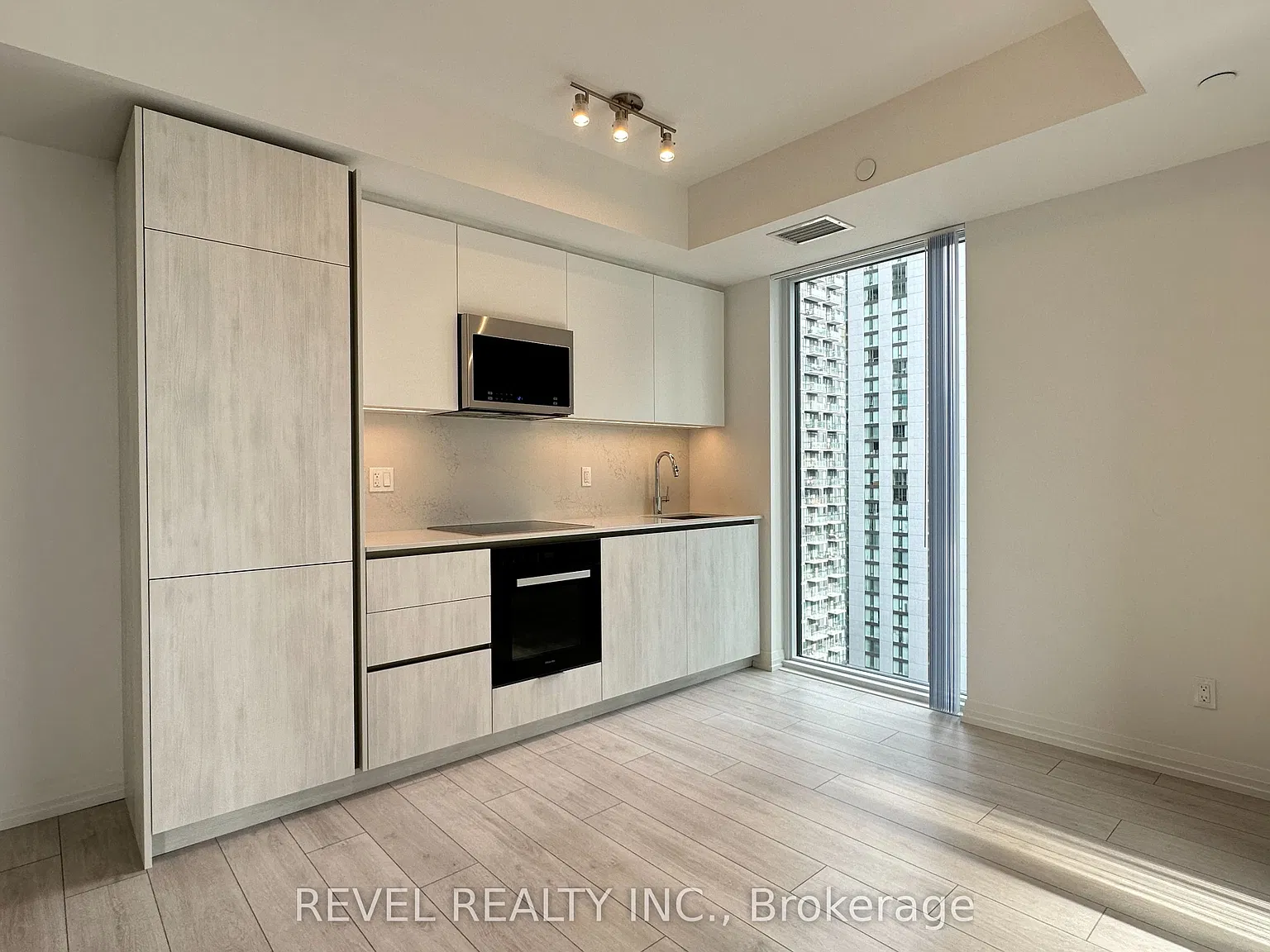 2 bed, $3,600 — Photo 4