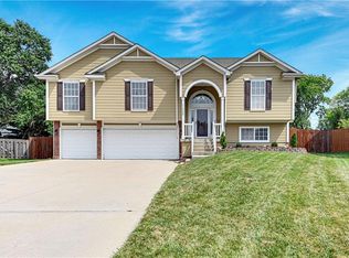2304 NE Old Paint Rd, Lees Summit, MO 64086