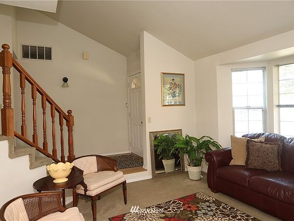3rd image of 319 White River Dr