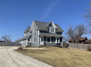5911 C Ave NE, Cedar Rapids, IA 52402