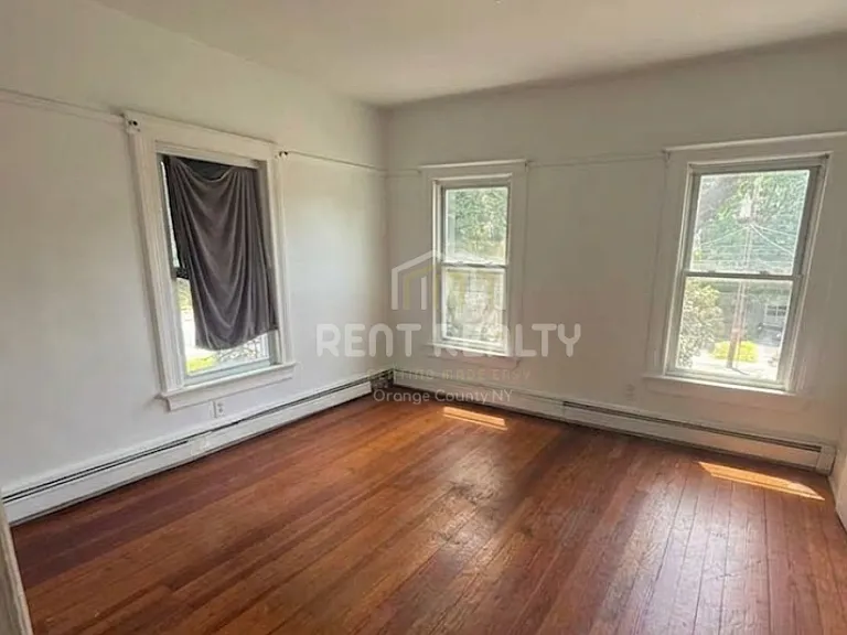 120 N Main St #4 — Photo 4