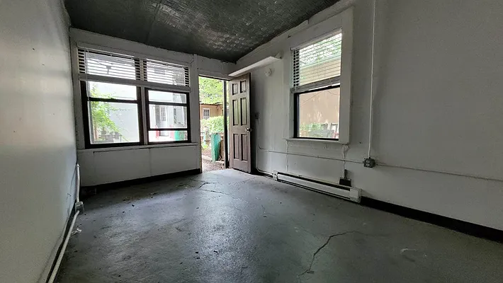 Rented by Delmark Realty LLC | media 46