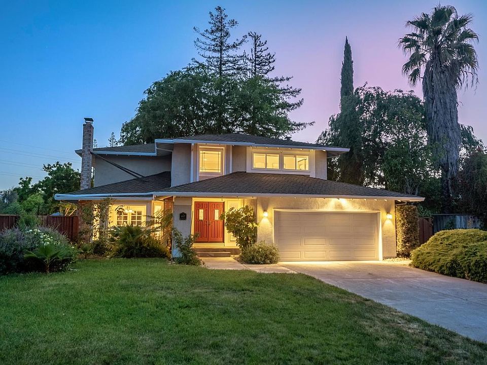1st image of 107 Aurora Ln