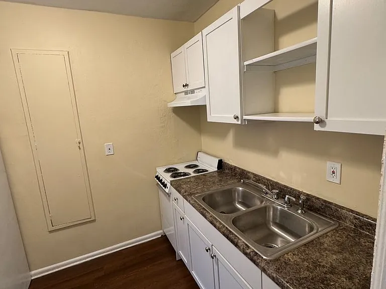 912 Haskell Ave — Photo 3
