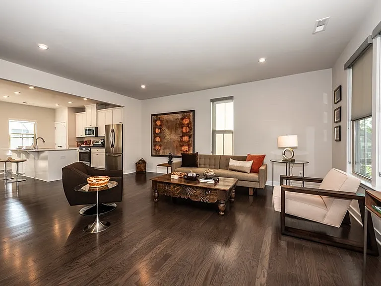 1724 Town Oak Ln — Photo 5