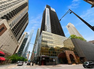 10 E Ontario St APT 4207, Chicago, IL 60611