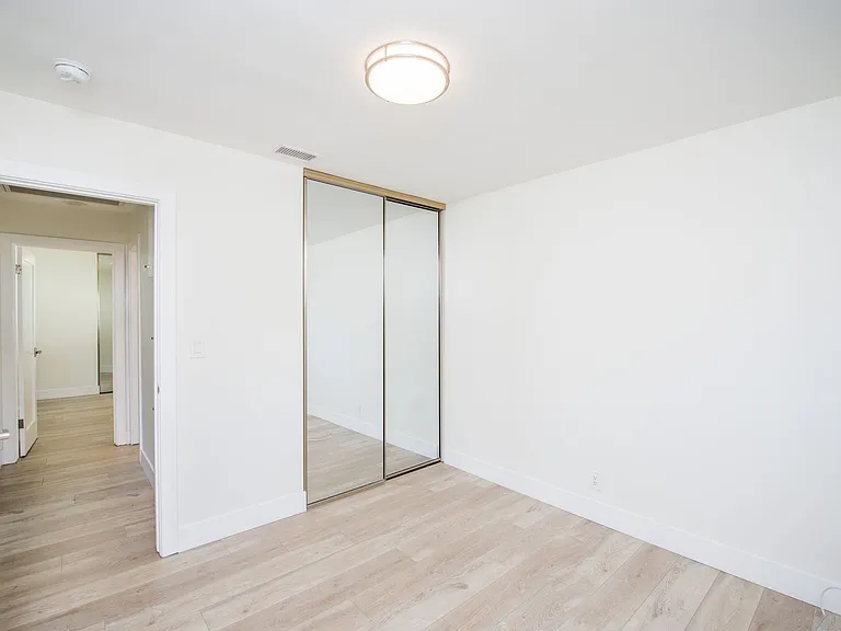 2253 Elden Ave — Photo 17