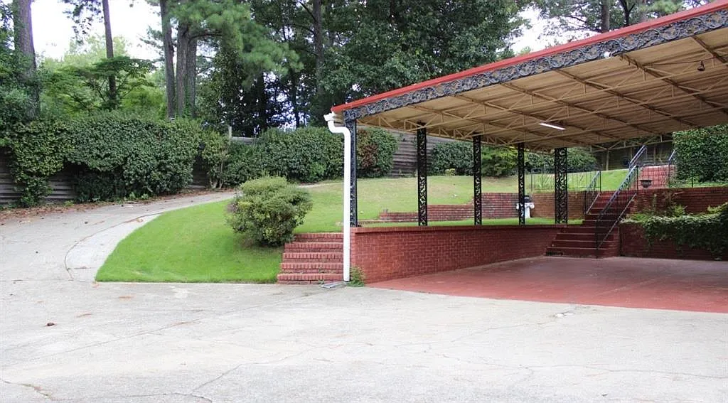 5 bed, 3.0 bath, 4400 sqft, $3,850 — Photo 3