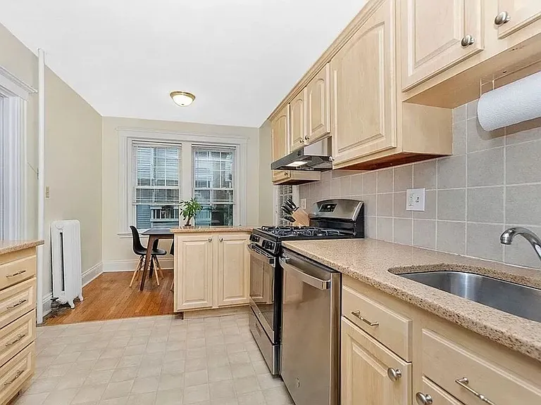 9 Vinal St #2 — Photo 2