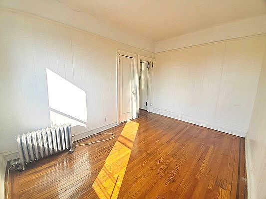 4th image of 902 44th St #43