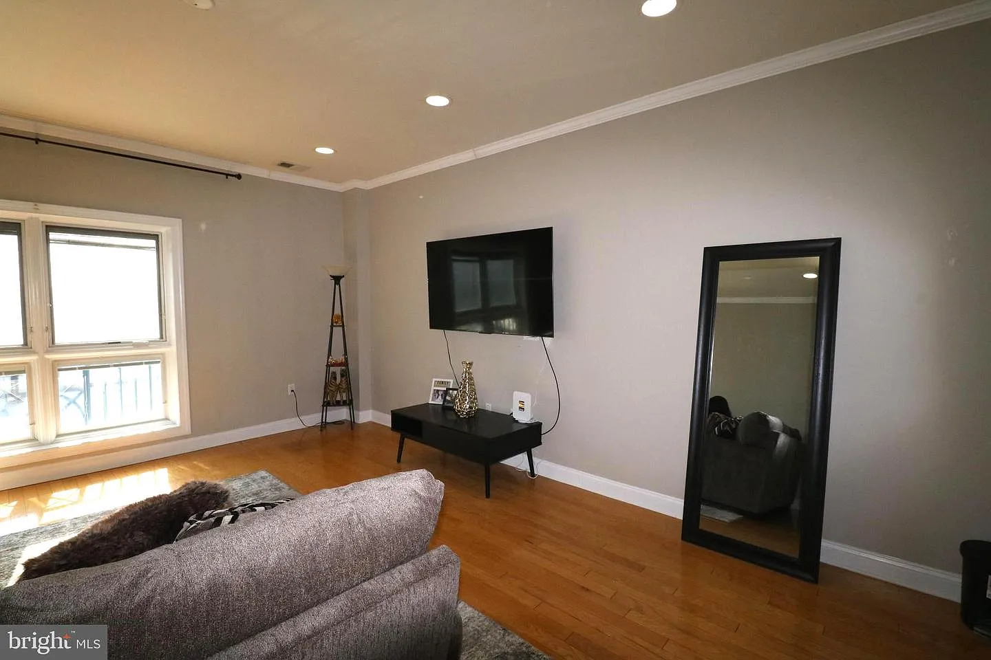 1 bed, 961 sqft, $2,400 — Photo 4