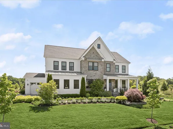 1641 Grand Meadow Dr, Gambrills, MD 21054