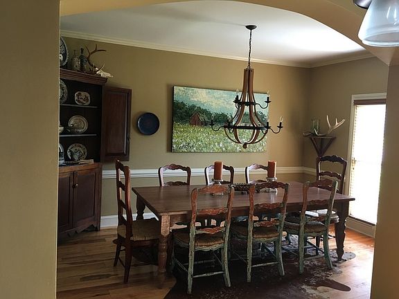 Dining Room
						:
						Spacious DR w/ crown molding, chair rail, and 3-piece Colonial baseboard