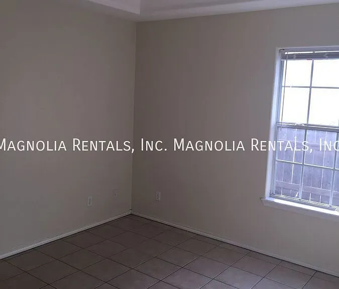 2514 Salvatierra Ave #2 — Photo 11