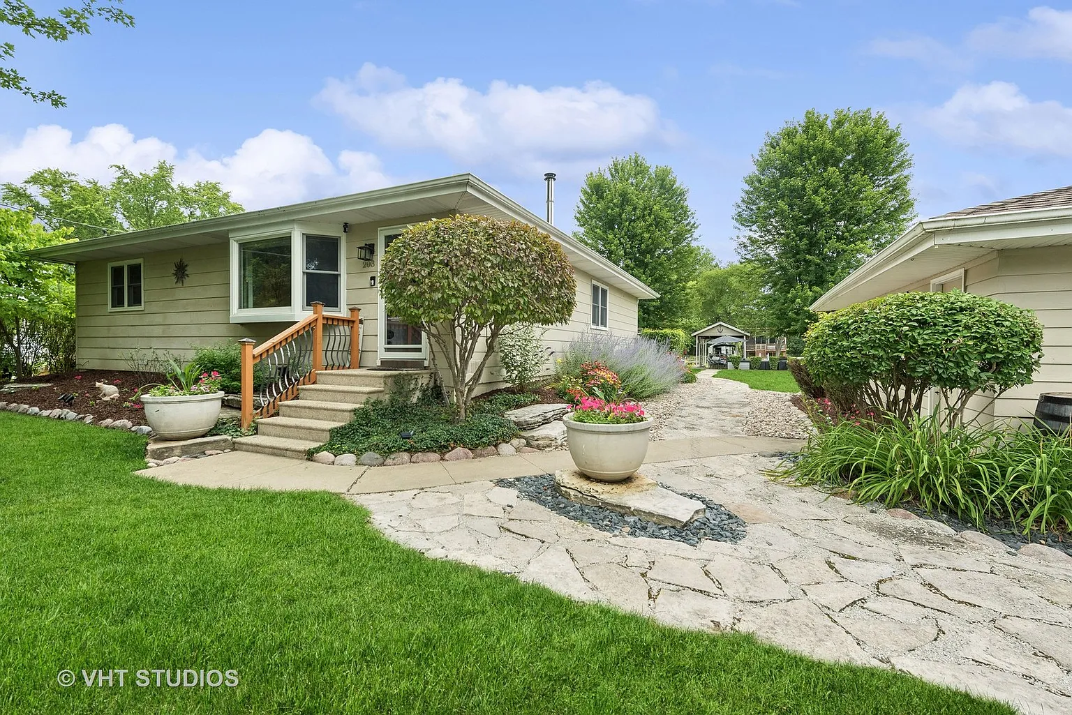 203 Eastwood Ct photo 1