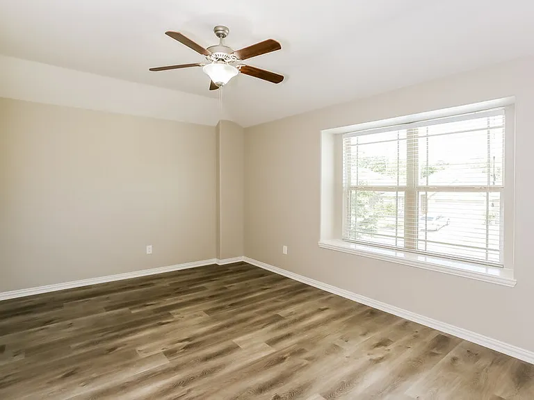 16146 Fairway Creek Cir — Photo 11