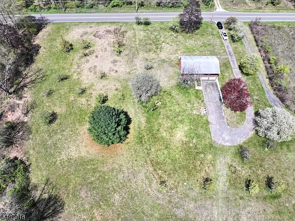 4th image of 217 River Rd