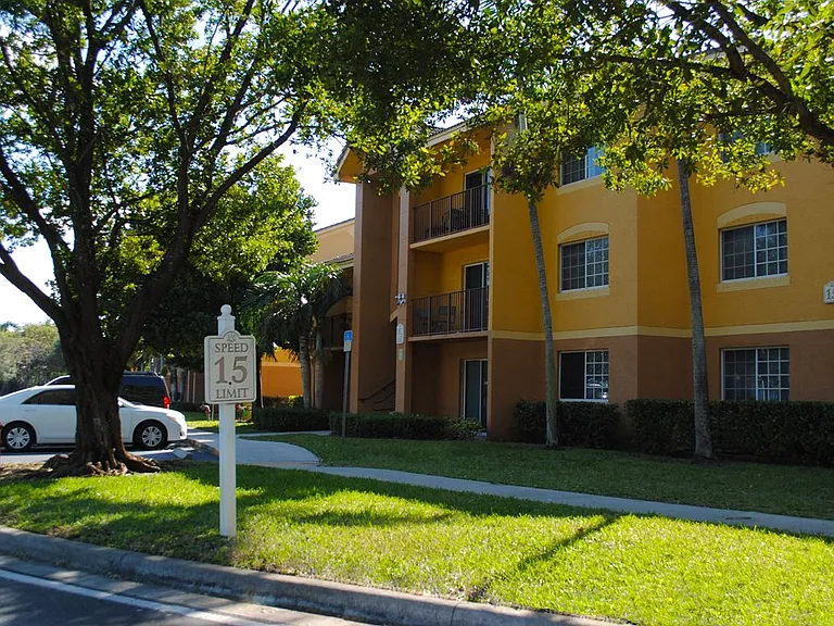 Indian Trace Apartments — Photo 18