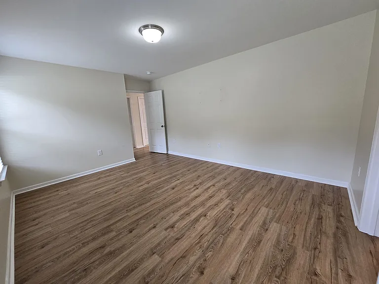 1328 Valor Rd — Photo 11