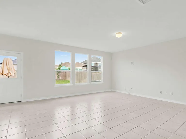 547 Deer Crest Dr — Photo 7