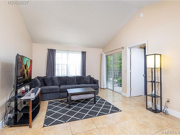 4th image of 1671 SE Green Acres Cir APT A202