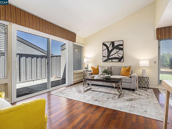 3rd image of 1395 Kenwal Rd APT A