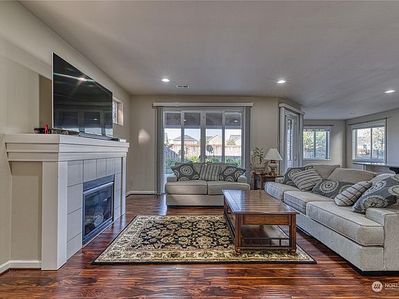3rd image of 8017 165th Street Ct E