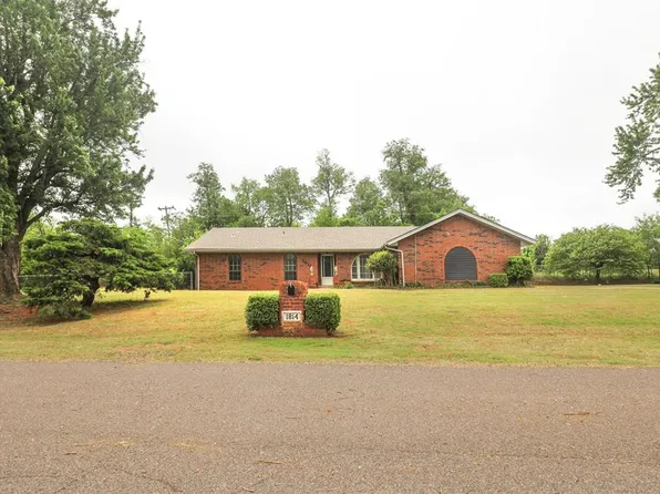 1814 E Sherwood Ter, Mustang, OK 73064