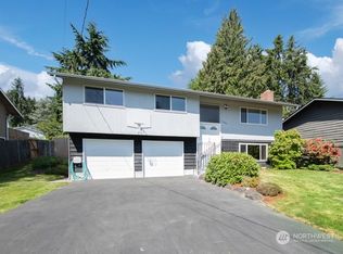19243 16th Ave NE, Lake Forest Park, WA
