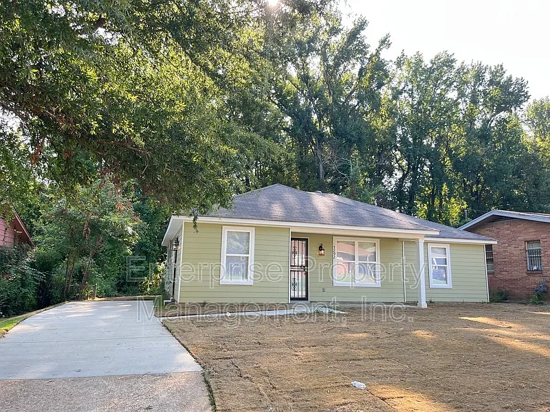 4 bed, 2.0 bath, 1222 sqft, $1,425 — Photo 3