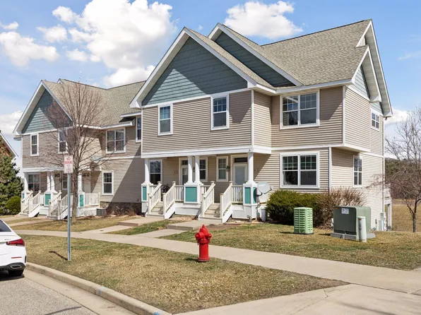 36 Heritage Blvd, Hudson, WI 54016