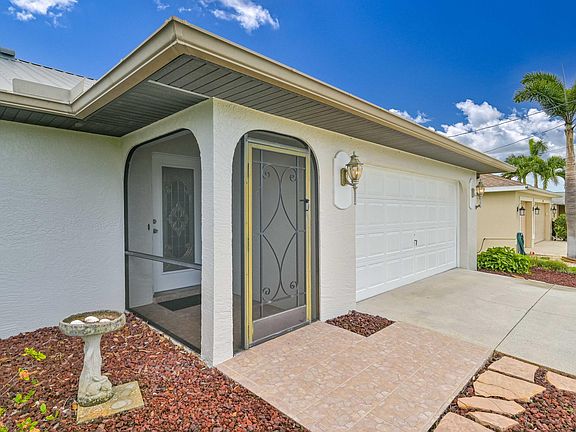 5th image of 634 SE 32nd St