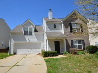 2021 Darbywine Dr, Charlotte, NC 28216