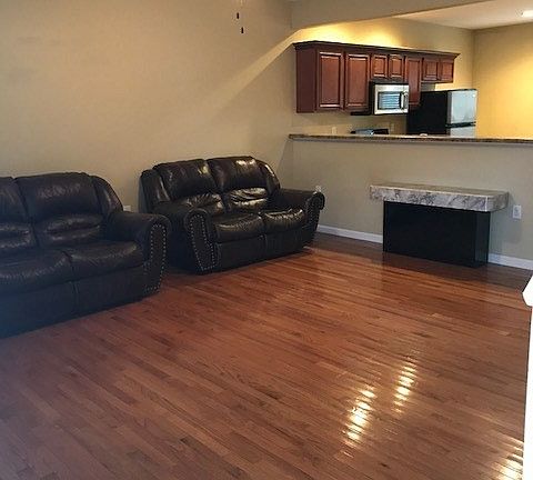 3rd image of 1713 New Castle Dr NE