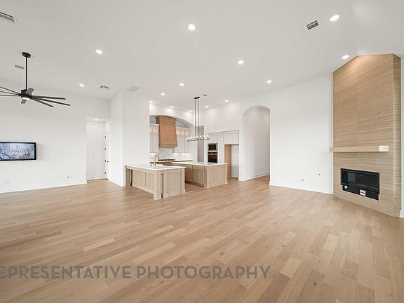 4th image of 1539 Timber Woods Dr