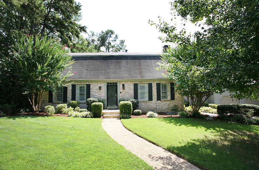 1st image of 8401 Linda Ln