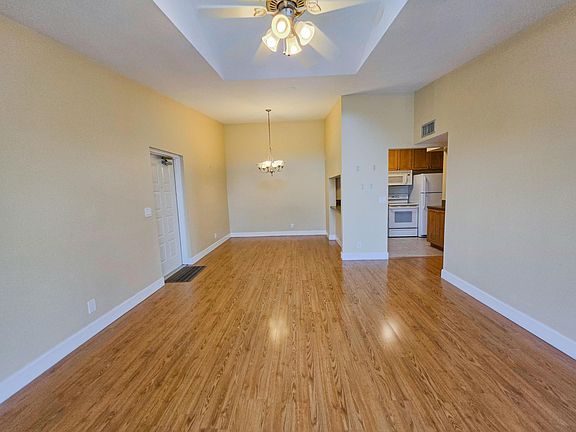 4th image of 1109 Green Pine Boulevard #H3