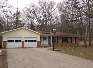 5717 Ridgebrook Dr Se, Kentwood, MI 49508