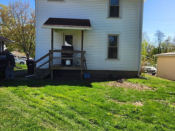 3rd image of 12 E Stewart Ave