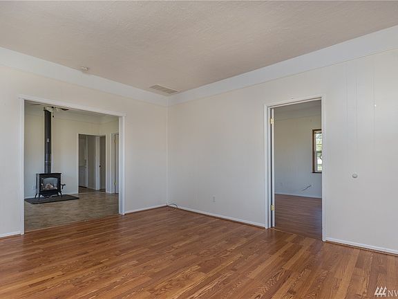 5th image of 961 SE 8th Ave