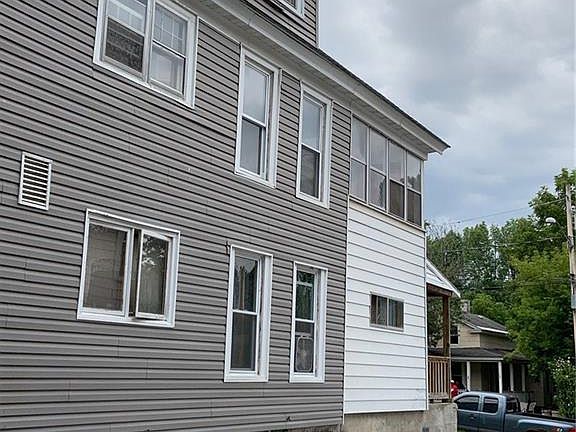 3rd image of 125 Maurice Ave
