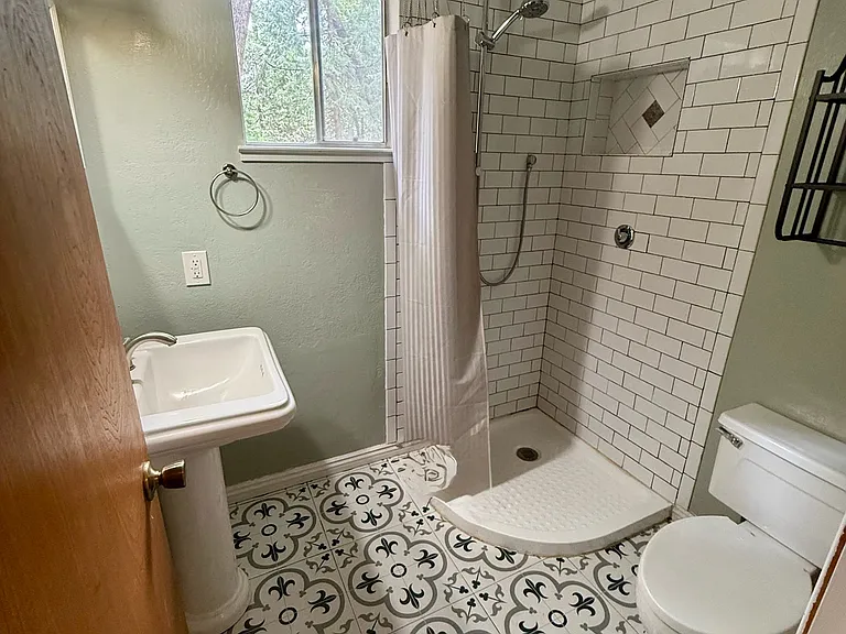11599 Upper Pine Hill Dr — Photo 19