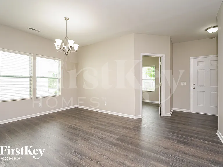 4670 Wesmar Ct — Photo 5