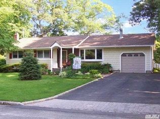 2 Dove Rd, Middle Island, NY 11953